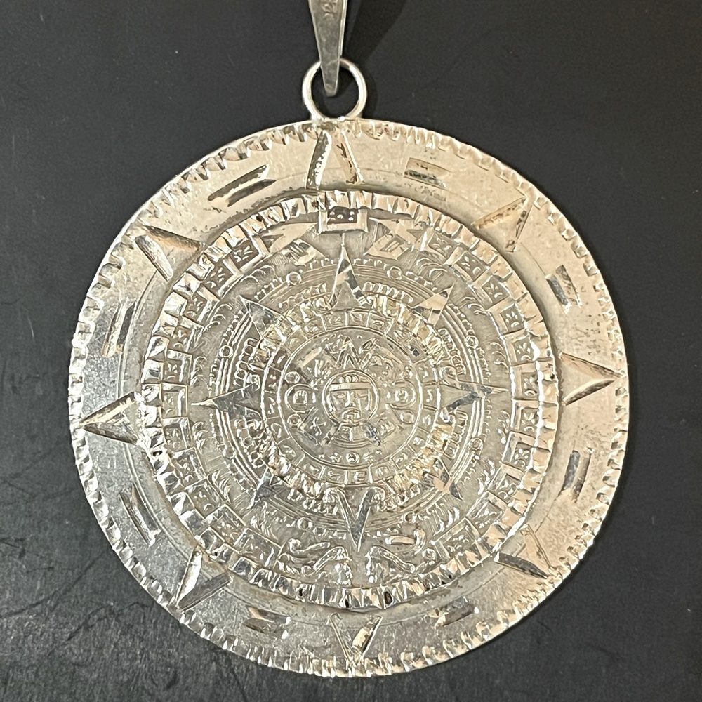 Sterling silver Aztec pendant - Picture 1 of 5